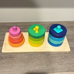 Twist and pivot pattern puzzle.